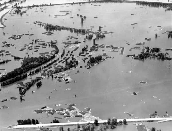 Aerial_view_of_vanport_flooded