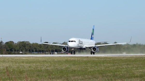 The first Airbus A321 aircraft assembled in Mobile, Ala., makes its first test flight Monday, March 21, 2016. Final delivery of the plane is to JetBlue. (Mike Kittrell/Alabama NewsCenter)