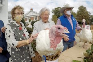 Alabama NewsCenter – Talking Turkey and Begging Your Pardon in Alabama