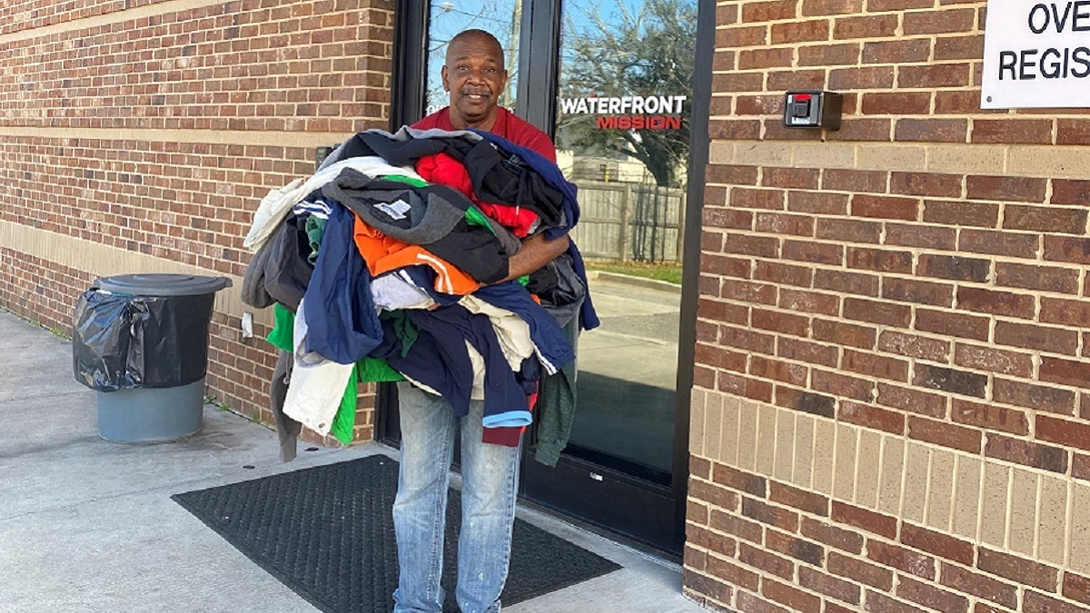 Alabama Newscenter — Alabama Power Service Organization Coat, Blanket Drive Helps Mobile-Area Homeless : The Alabama Weather Blog - Vimarsana News