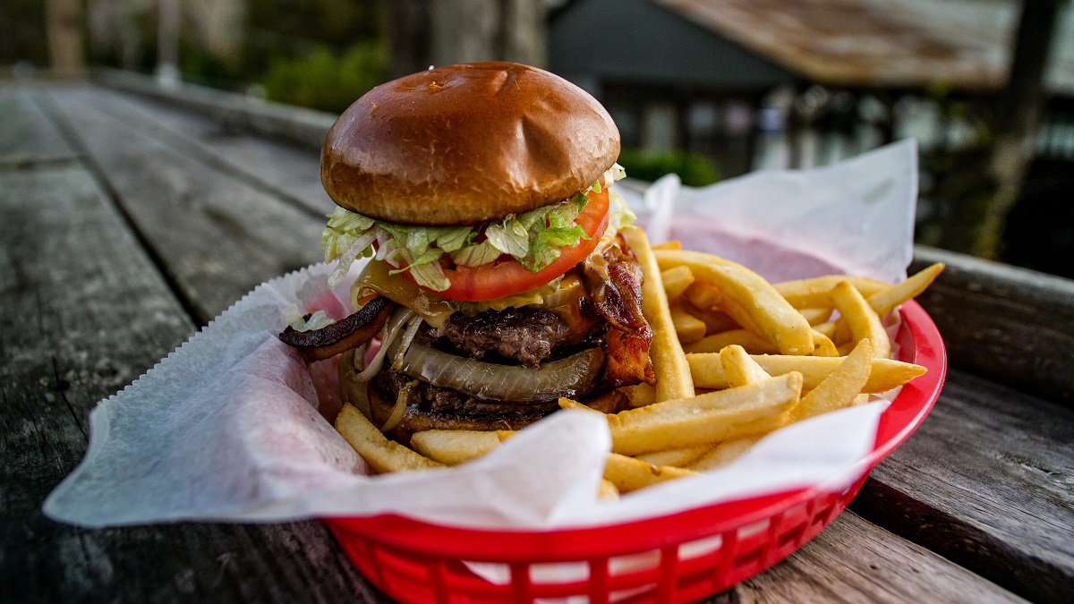 Alabama NewsCenter — Big Daddy Burger one of 100 Dishes to Eat in