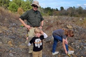 Alabama NewsCenter – Go fossil hunting in Alabama at Union Chapel Mine