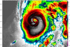 7 am NHC Update: Ian Near to Category 5 Strength