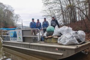 Alabama NewsCenter — Major League Fishing, Alabama Power team up for Logan Martin Lake cleanup, fish habitat improvements