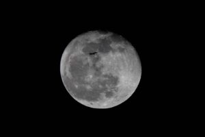 Jet Streams and Moonbeams: A Tuscaloosa Night Sky Marvel