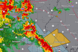 Strong Storm Moving into Dallas, Perry, and Autauga Counties this Morning
